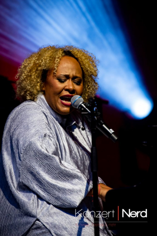 Emeli Sandé am Freitag Abend (12.07.2024) beim 25. Fantastival im Dinslakener Burgtheater.