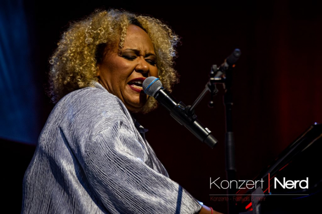 Emeli Sandé am Freitag Abend (12.07.2024) beim 25. Fantastival im Dinslakener Burgtheater.