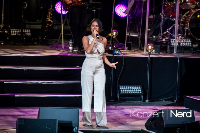 Die Sommernacht des Musicals beim 25. Fantastival im Dinslaken Burgtheater. Am 20.07.2024 waren Aisata Blackman, Oedo Kuipers, Nienke Latten, Jan Ammann und Mae Ann Jorolan mit dabei.