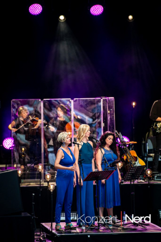 Die Sommernacht des Musicals beim 25. Fantastival im Dinslaken Burgtheater. Am 20.07.2024 waren Aisata Blackman, Oedo Kuipers, Nienke Latten, Jan Ammann und Mae Ann Jorolan mit dabei.