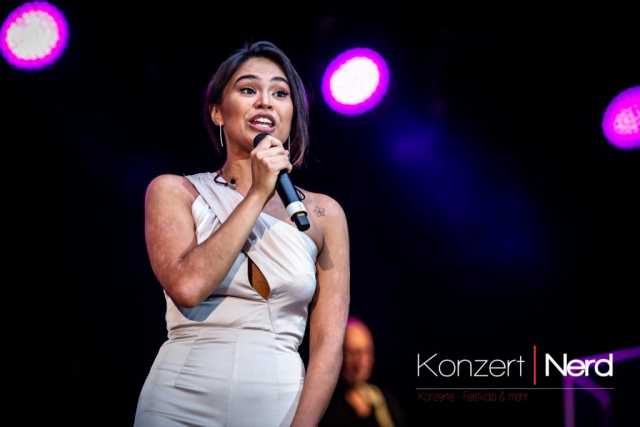 Die Sommernacht des Musicals beim 25. Fantastival im Dinslaken Burgtheater. Am 20.07.2024 waren Aisata Blackman, Oedo Kuipers, Nienke Latten, Jan Ammann und Mae Ann Jorolan mit dabei.