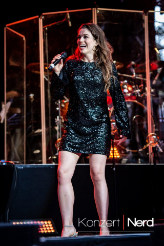 Die Sommernacht des Musicals beim 25. Fantastival im Dinslaken Burgtheater. Am 20.07.2024 waren Aisata Blackman, Oedo Kuipers, Nienke Latten, Jan Ammann und Mae Ann Jorolan mit dabei.