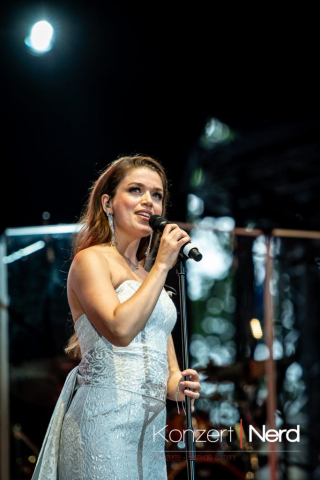 Die Sommernacht des Musicals beim 25. Fantastival im Dinslaken Burgtheater. Am 20.07.2024 waren Aisata Blackman, Oedo Kuipers, Nienke Latten, Jan Ammann und Mae Ann Jorolan mit dabei.