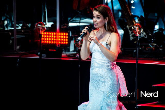 Die Sommernacht des Musicals beim 25. Fantastival im Dinslaken Burgtheater. Am 20.07.2024 waren Aisata Blackman, Oedo Kuipers, Nienke Latten, Jan Ammann und Mae Ann Jorolan mit dabei.