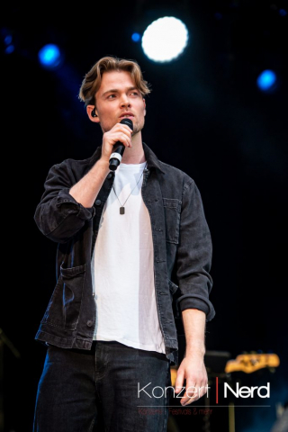 Die Sommernacht des Musicals beim 25. Fantastival im Dinslaken Burgtheater. Am 20.07.2024 waren Aisata Blackman, Oedo Kuipers, Nienke Latten, Jan Ammann und Mae Ann Jorolan mit dabei.
